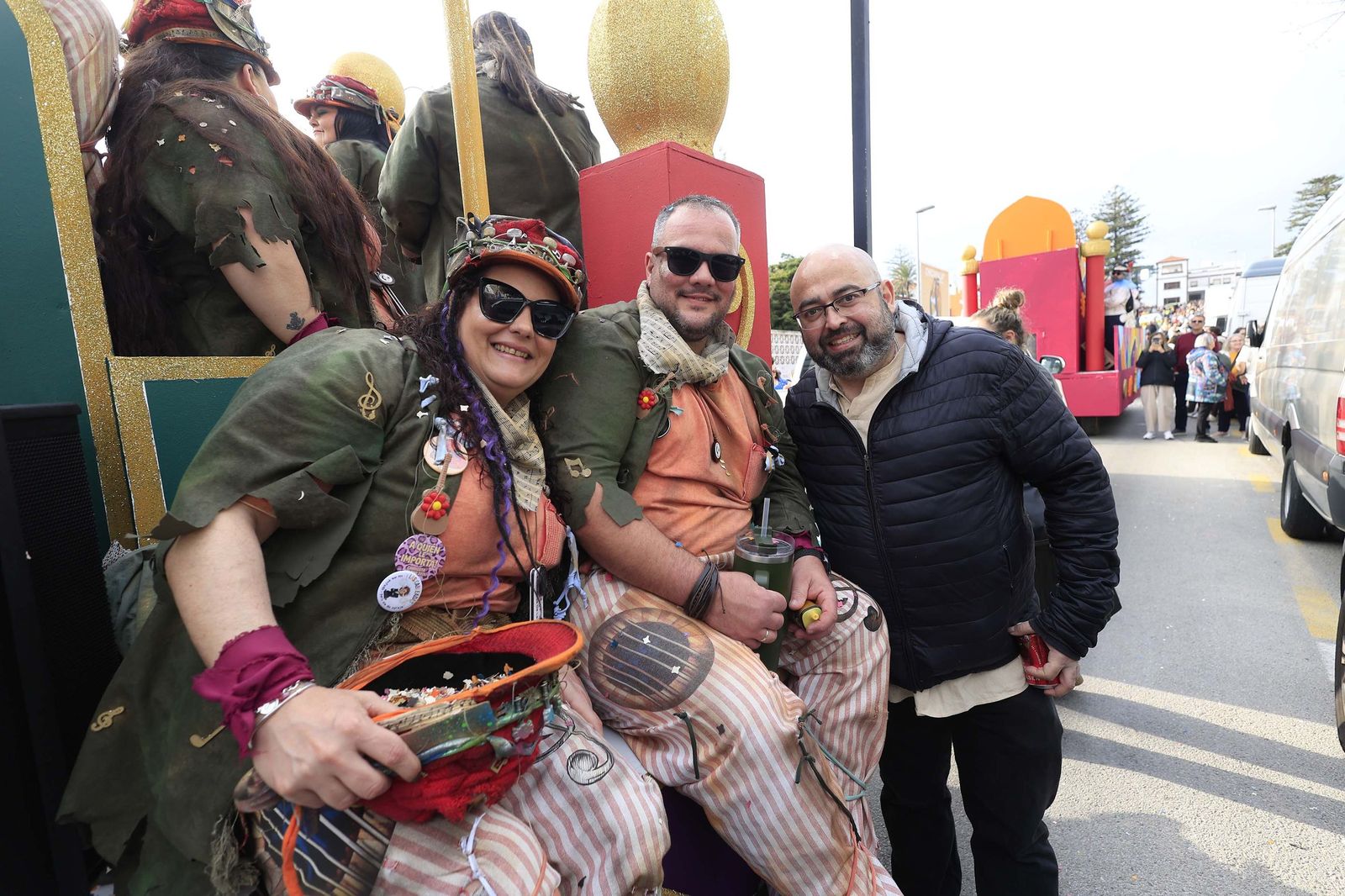Búscate en las fotos del pasacalles del Carnaval de Tarifa 2026