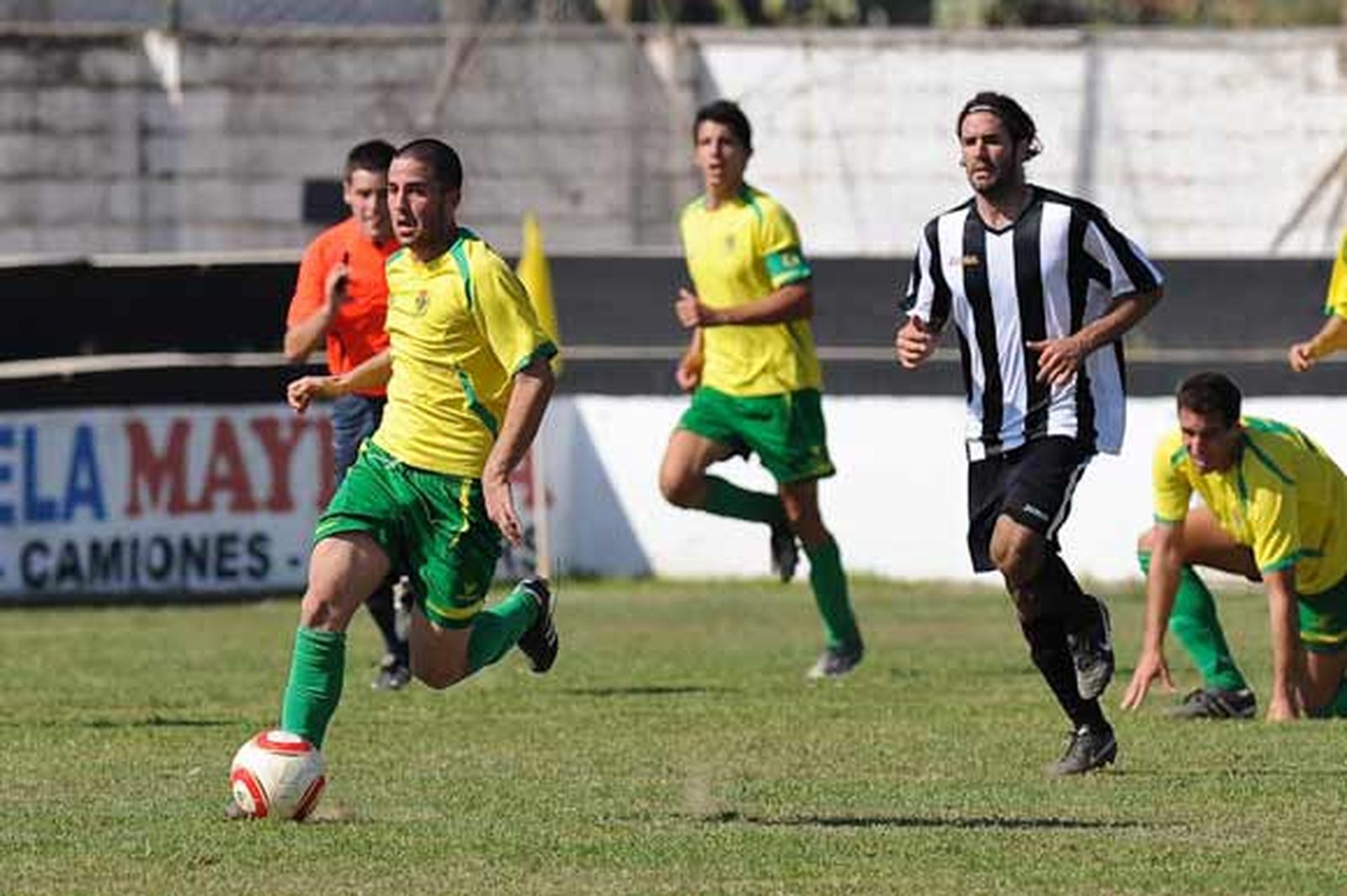 La Unión cae en Mairena en un duelo con pocas ocasiones para ambas partes

Foto: David de la Rosa (LOF)
