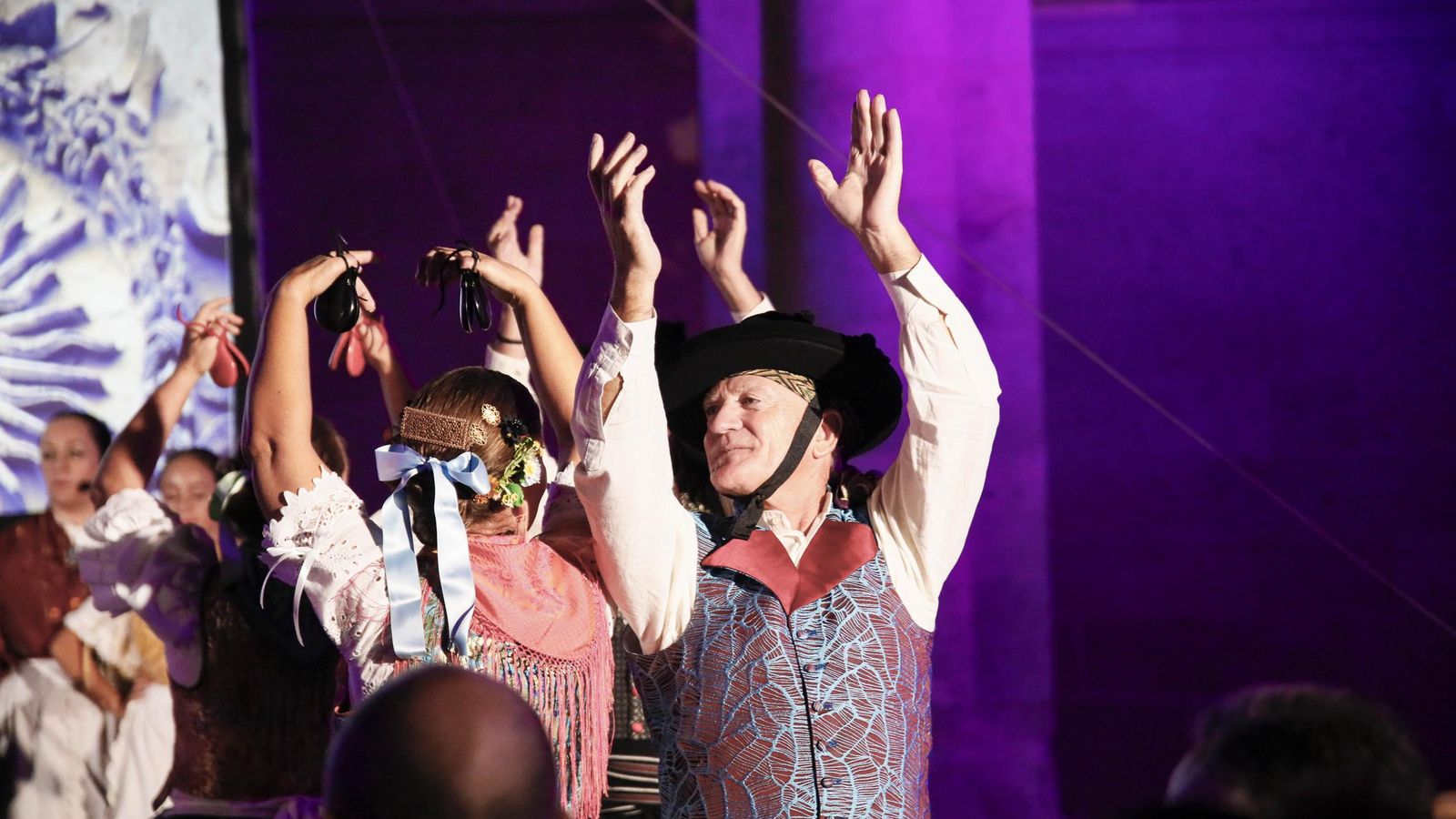 En el acto hubo lugar para poner en valor en folclore local.