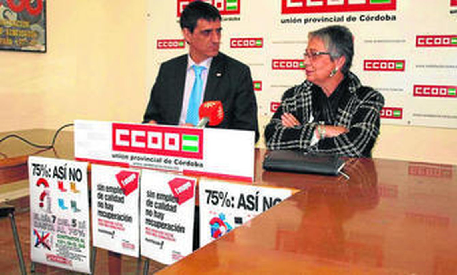 Antonio Cabrera y Teresa Juanico, ayer en la sede de CCOO.