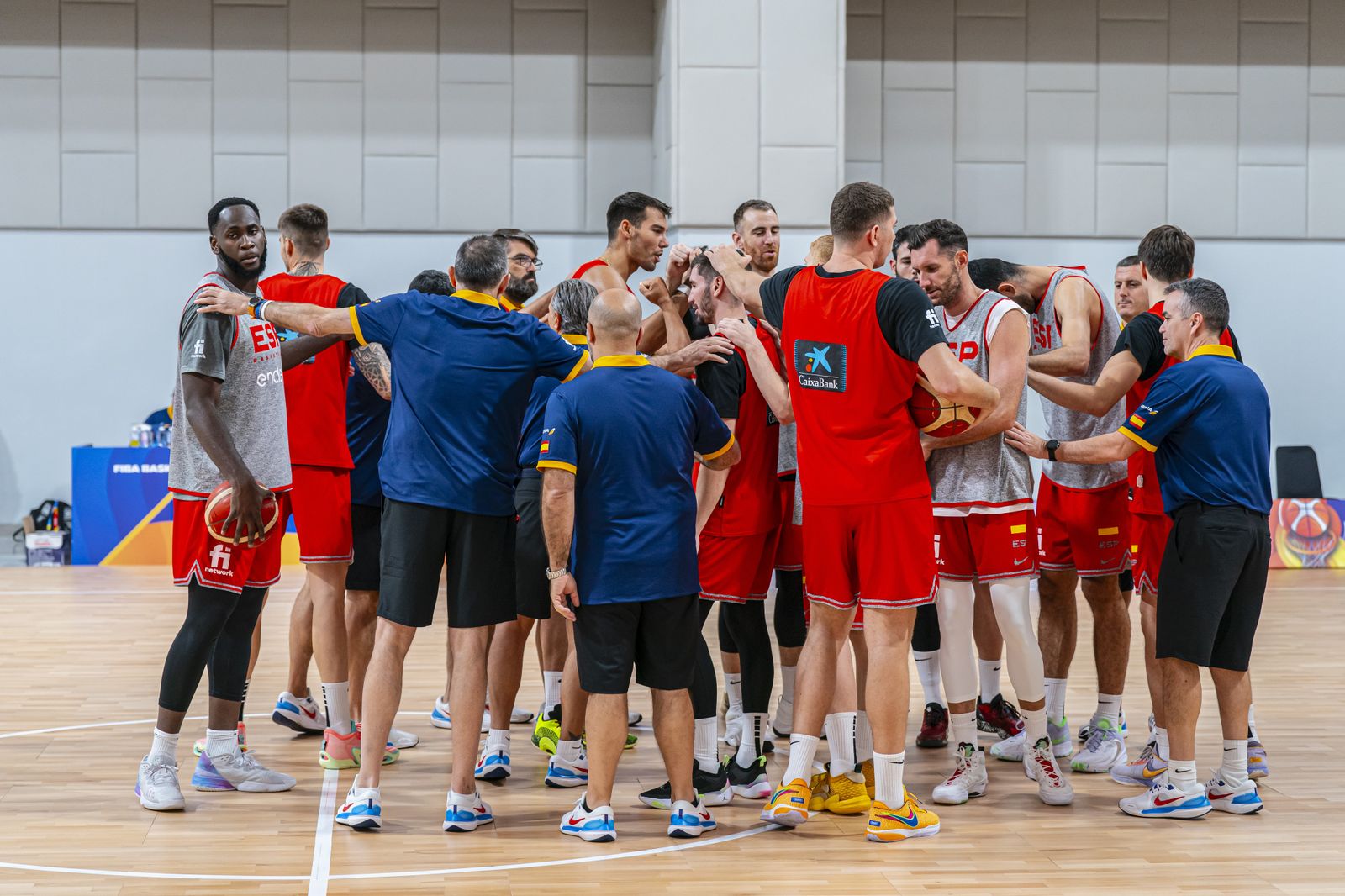 España, en la sesión previa