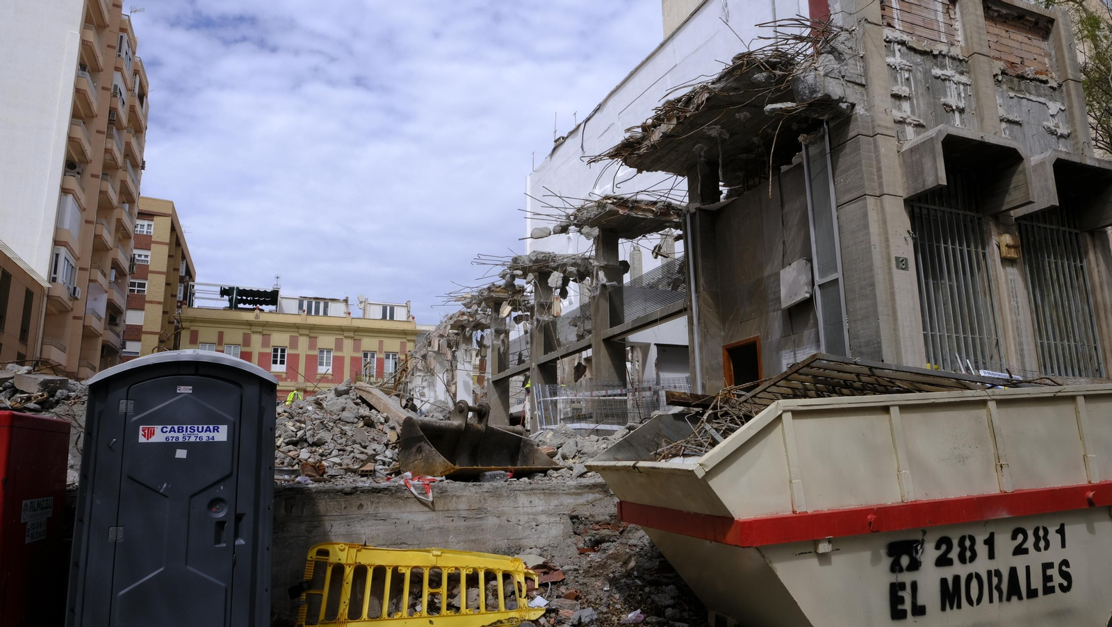 Las mejores imágenes del edificio de Correos demolido
