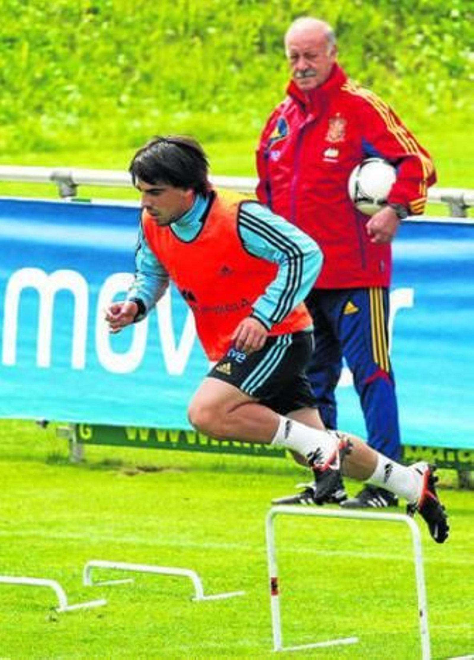 Del Bosque sigue con atención el esfuerzo de Beñat.