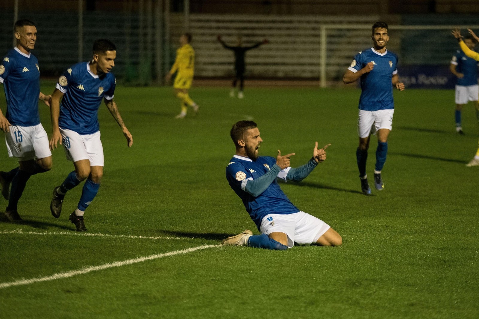 El algecireño Francis Ferrón, tras su gol al UCAM.