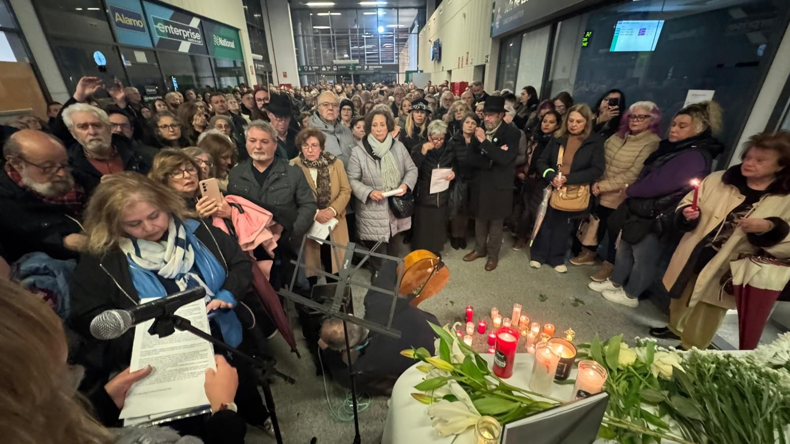 Las fotografías de la vigilia por los fallecidos en el accidente de tren  de Adamuz