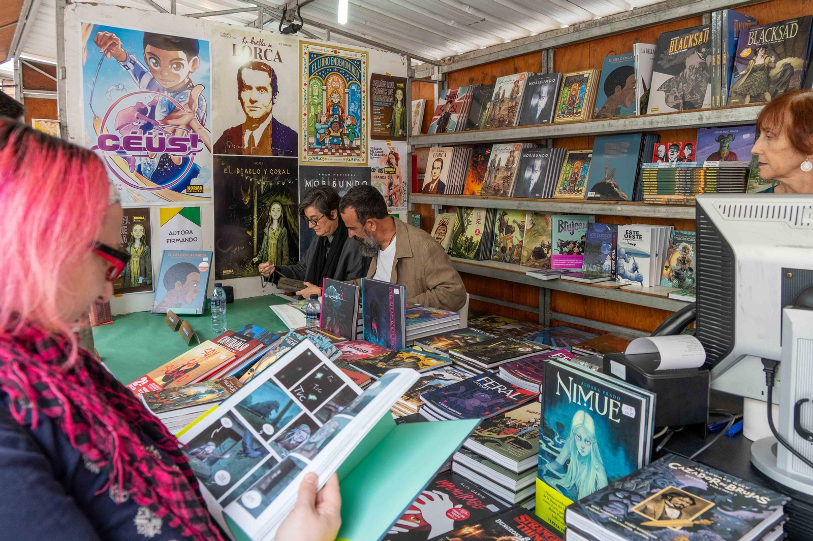 Sergio Garcia y Lola Moral firman ejemplares de sus obras este domingo.