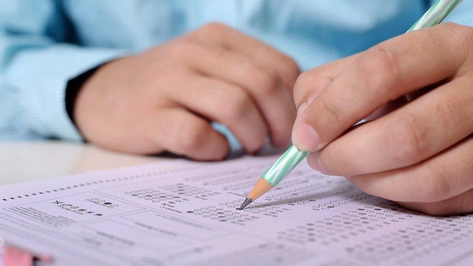Un examen de conducir teórico