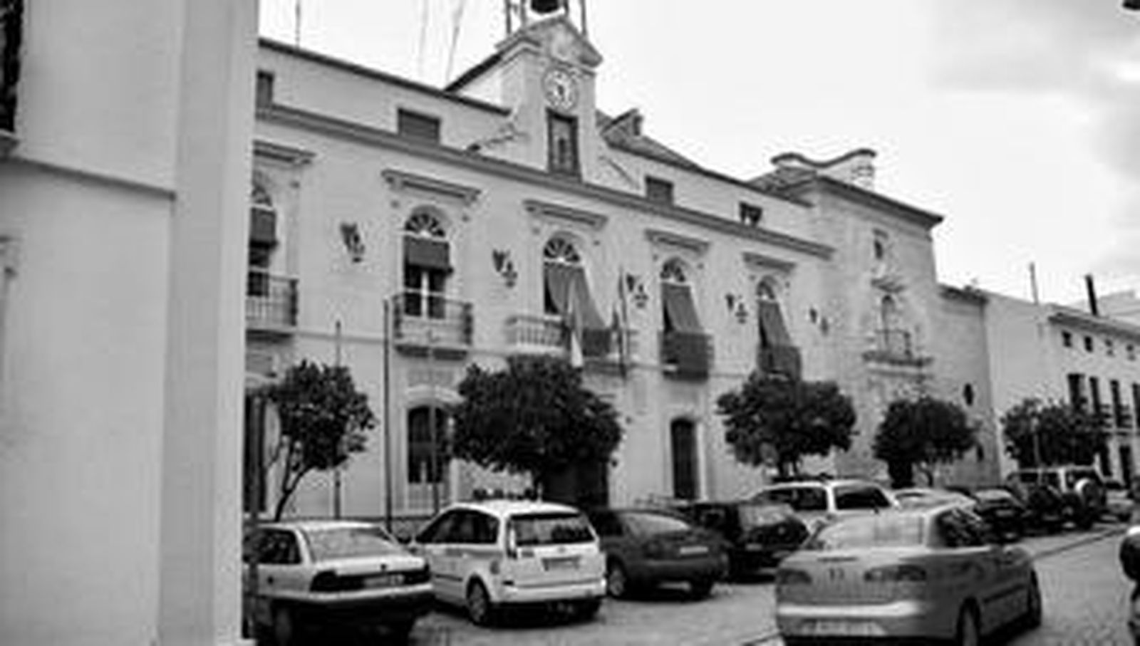 Fachada principal del Ayuntamiento de Montilla, que ha aprobado un plan financiero.