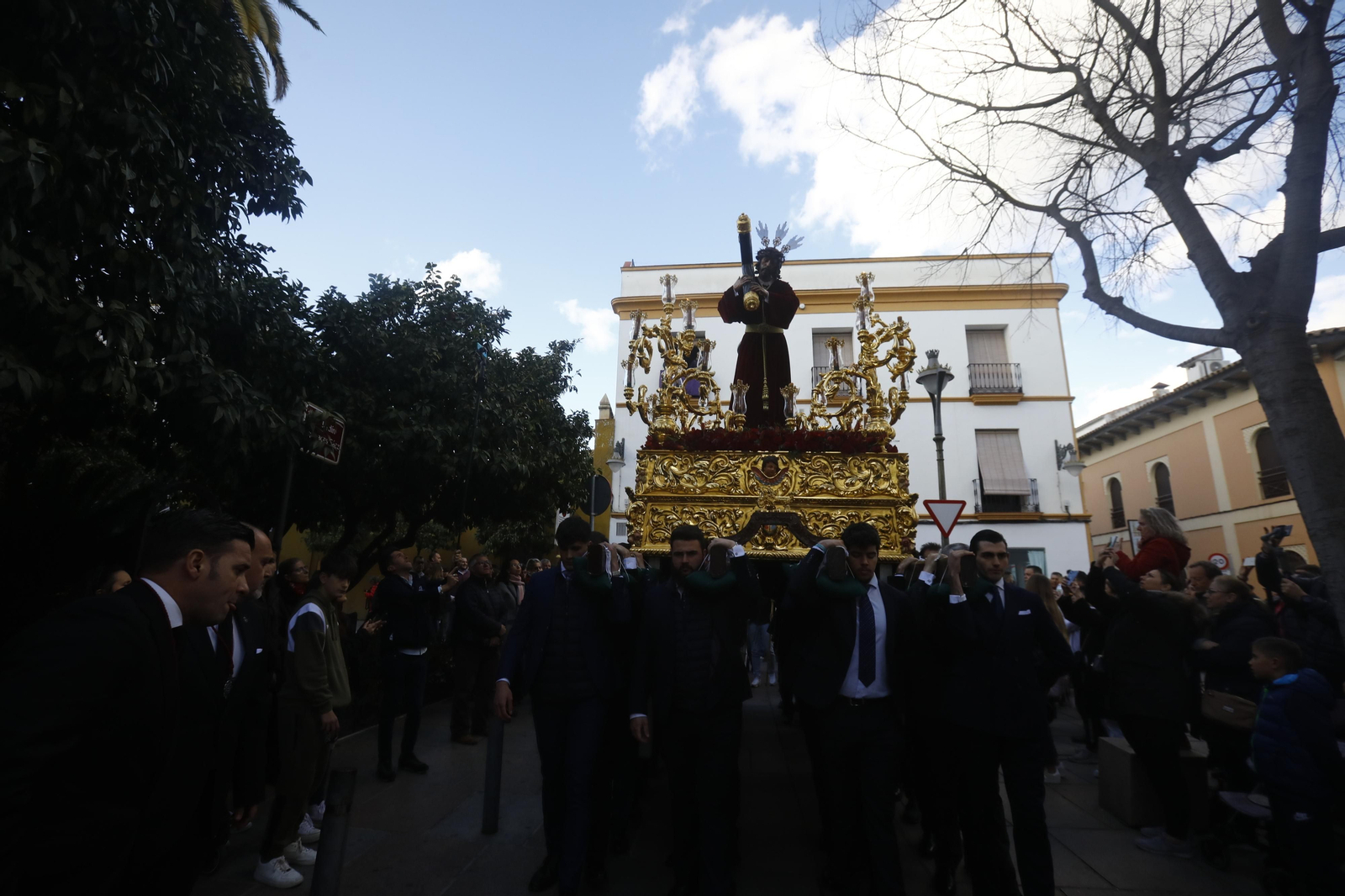 La salida del Señor del Buen Suceso hacia la Catedral, en imágenes