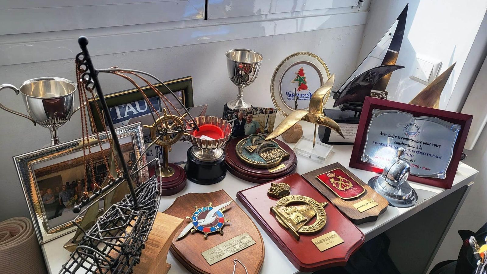 Una mesa en casa de Arnaldo.