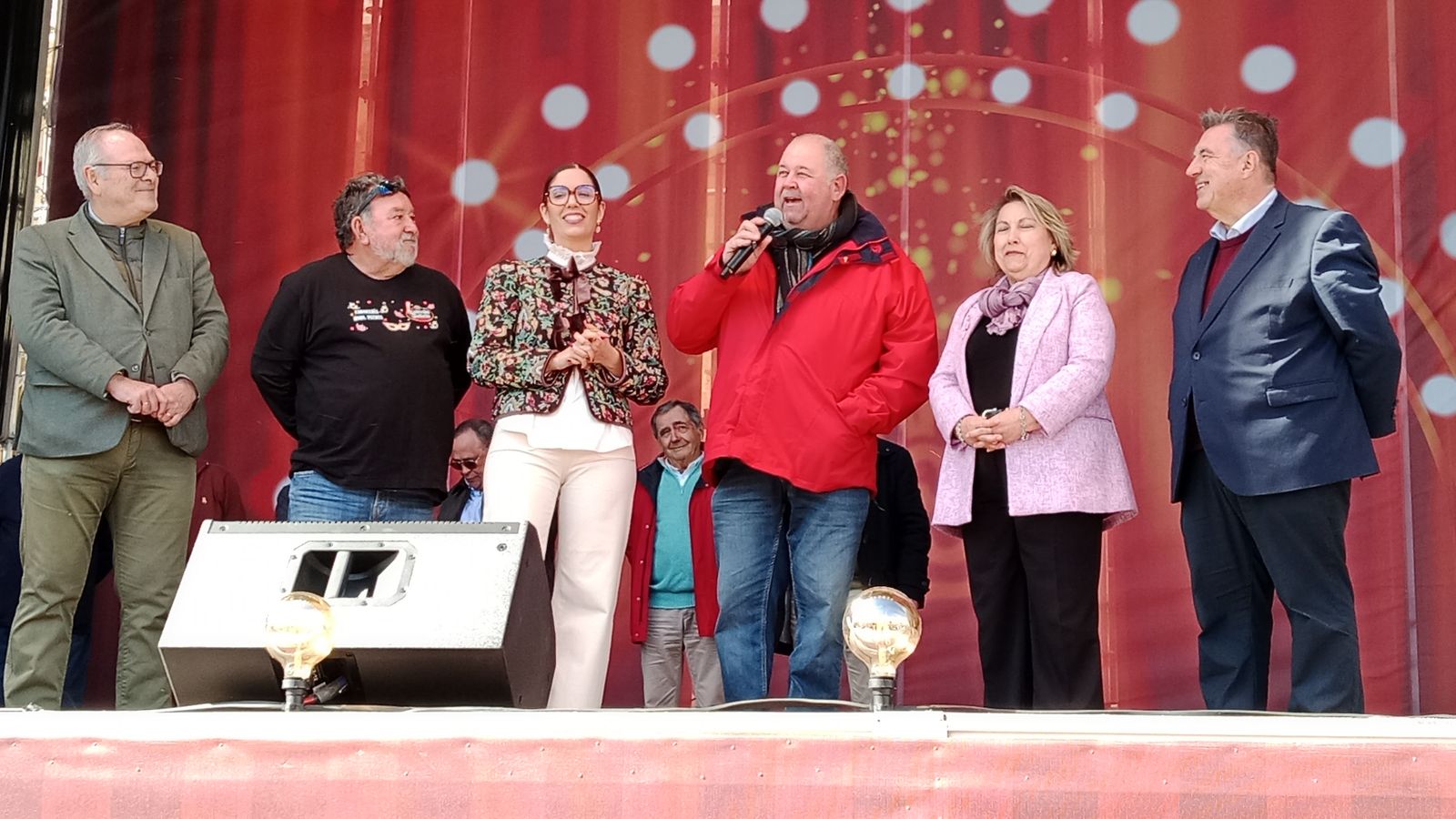 Carnaval 2026 en San Fernando: las peñas entregan sus reconocimientos para abrir la fiesta en la plaza del Rey