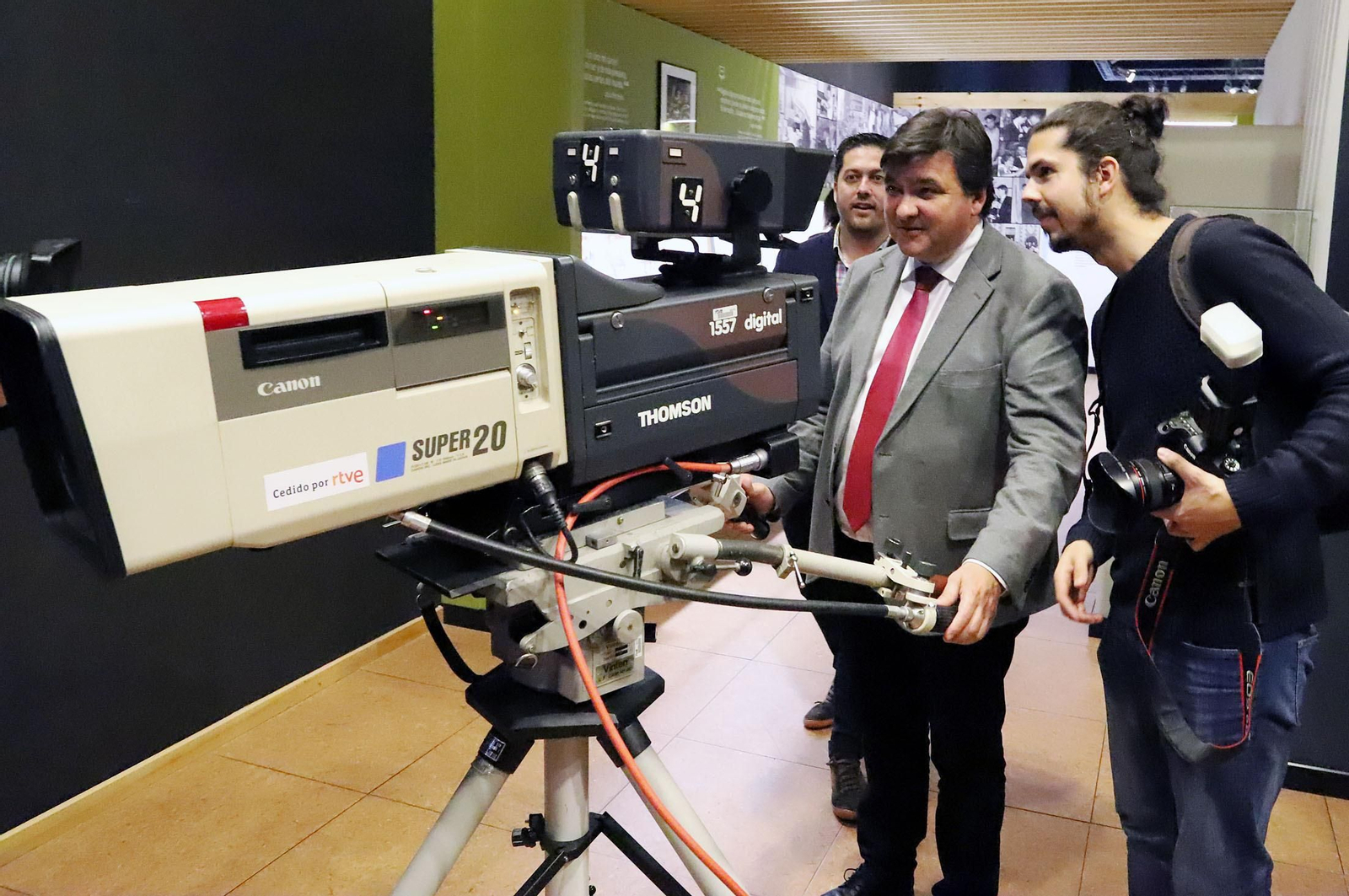 El Centro de Comunicación "Jesús Hermida" abre sus puertas, en imágenes