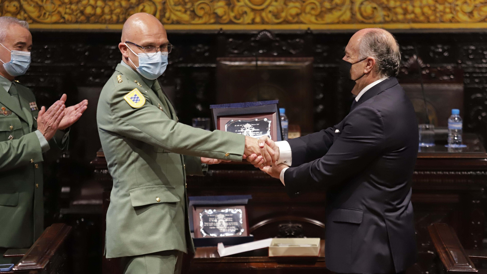 Fotos del Lunes Santo en Algeciras: La Columna y la Legión