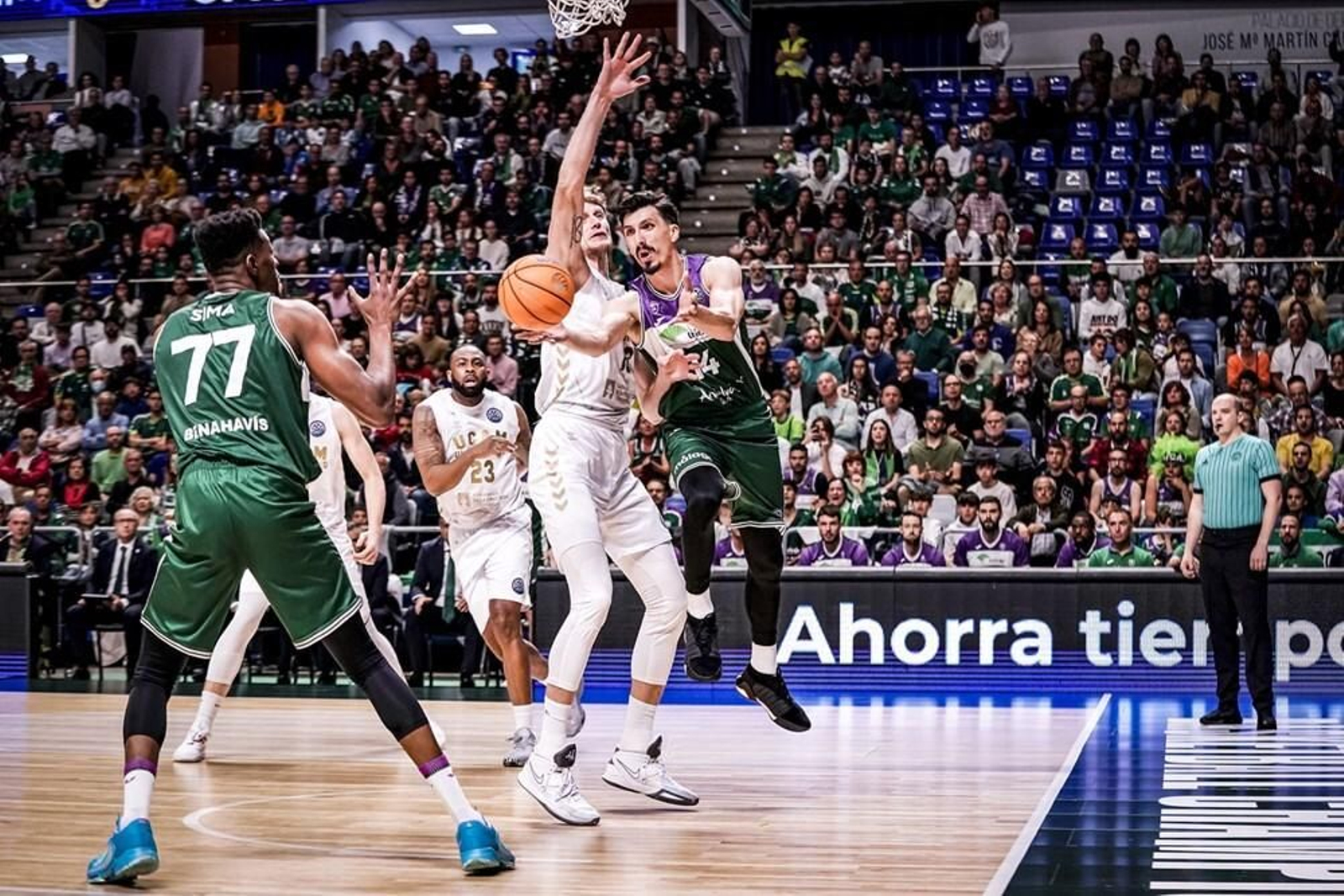 El Unicaja-UCAM Murcia, en fotos