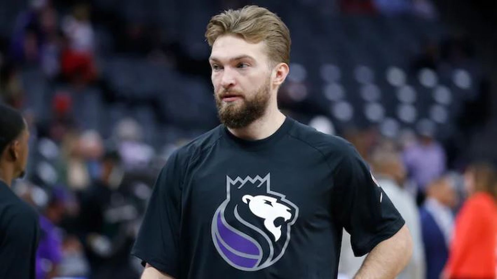 Domas Sabonis, en un calentamiento con los Sacramento Kings.