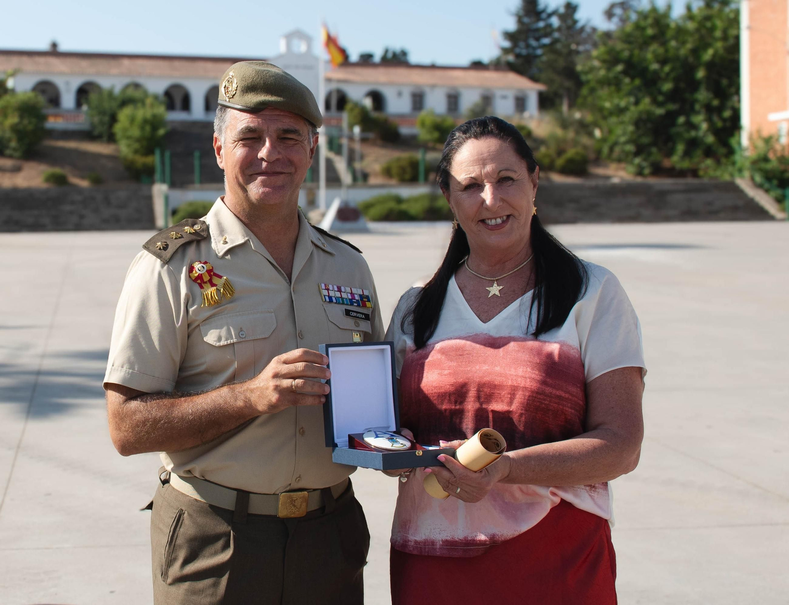 Cristina Castilla Rodríguez, personal civil laboral de la USAC Camposoto, Alumna de Honor del CEFOT-2, en San Fernando