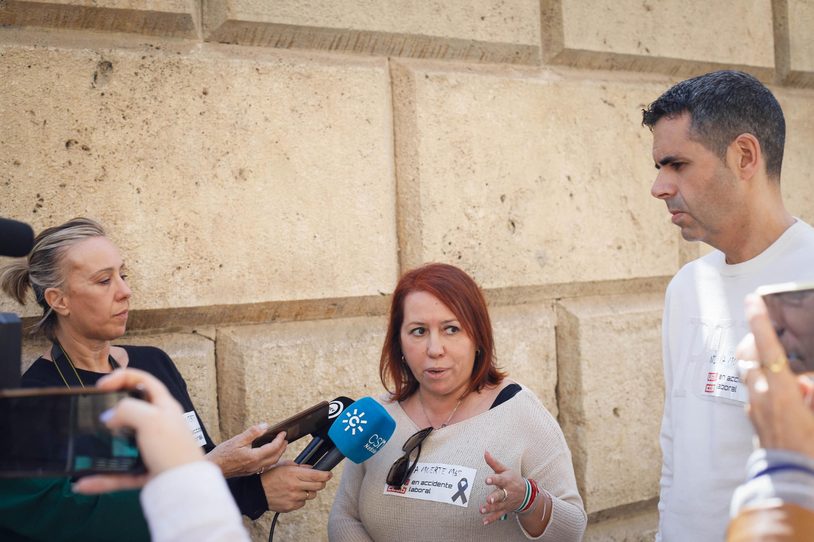 Imágenes de la concentración por muerte de un trabajador en accidente laboral