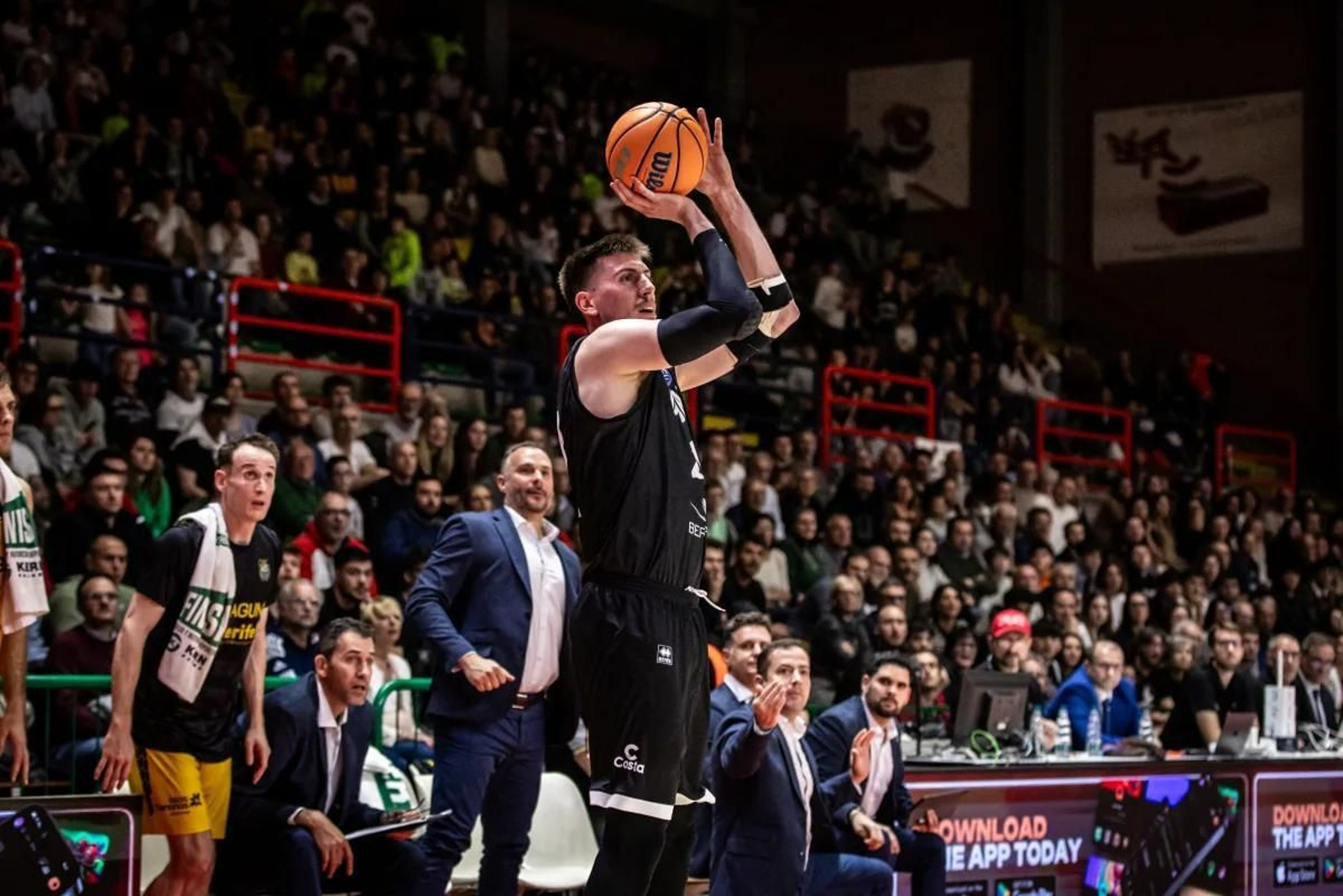 La conexión Huertas-Shermadini lanza al Tenerife a la Final Four de BCL