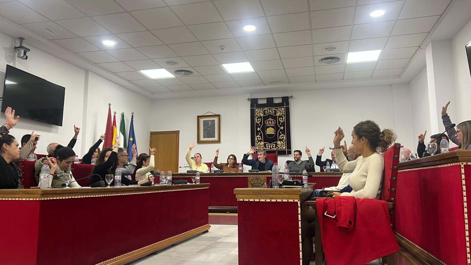 Pleno celebrado este jueves en el Ayuntamiento de Adra.