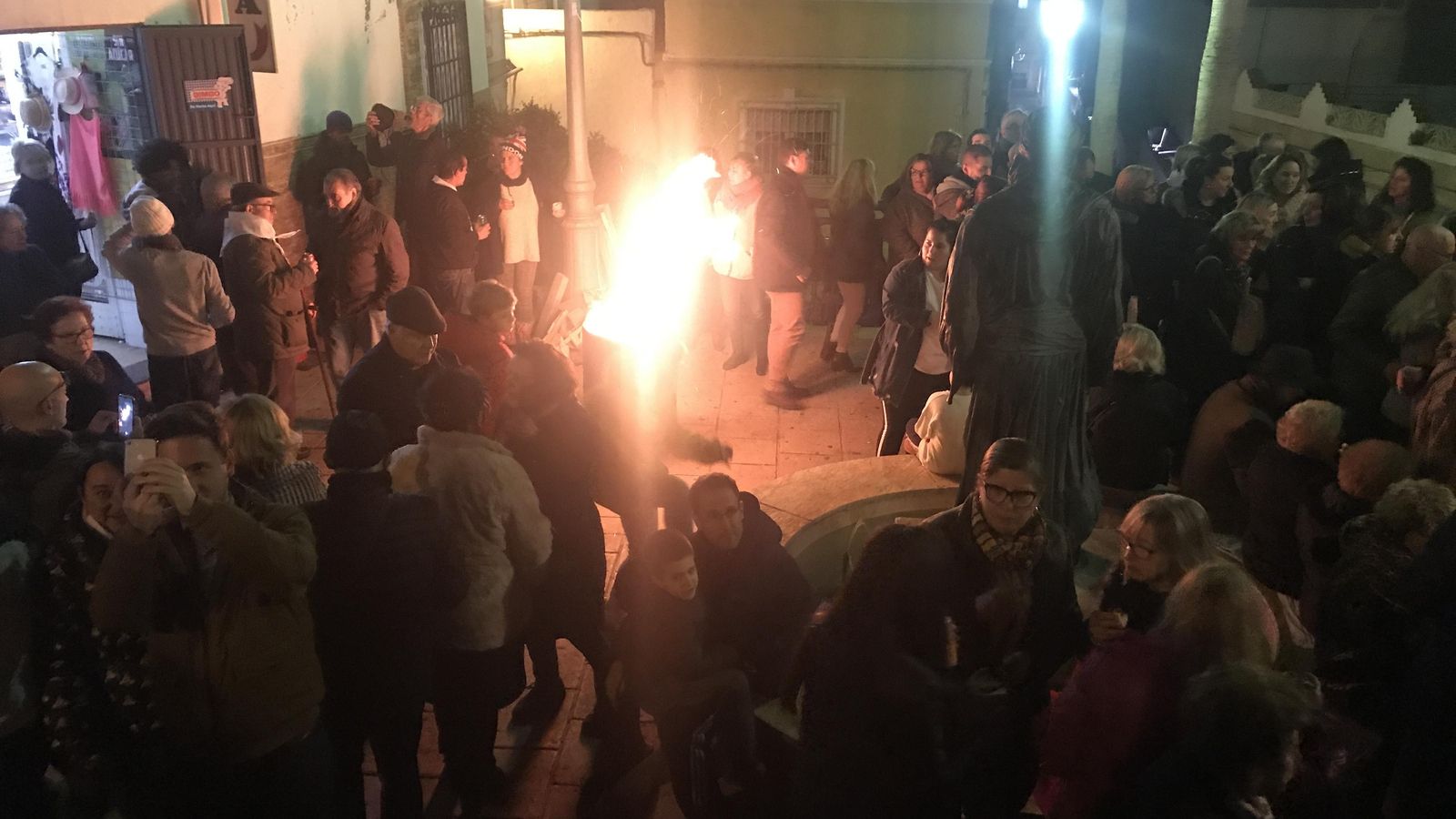 Los vecinos en el Mirador de la Alcazaba.