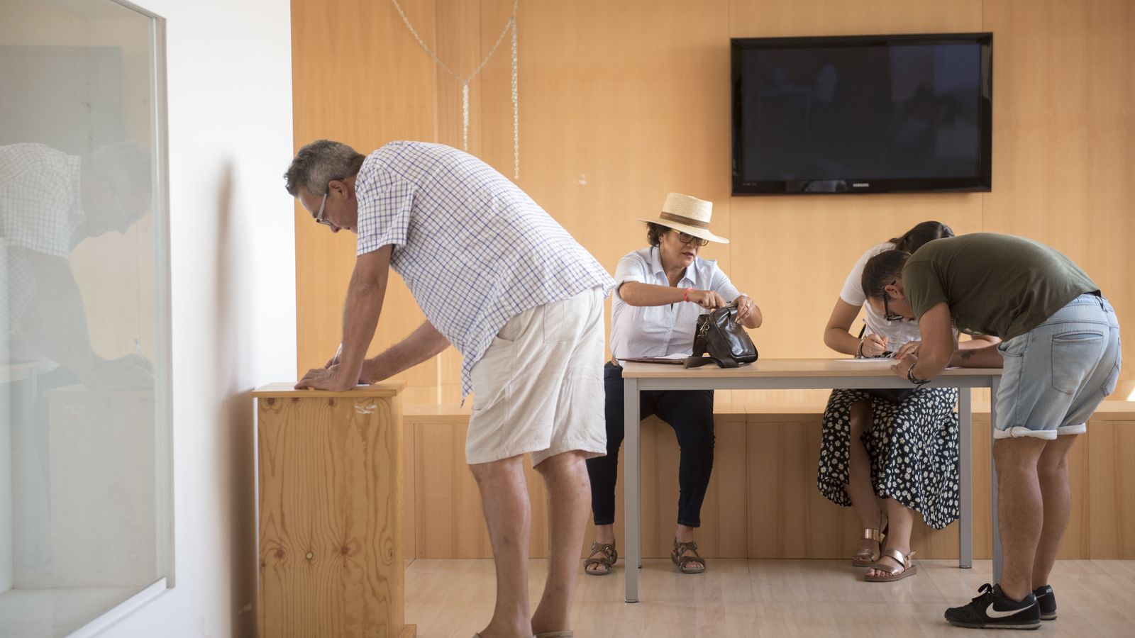 Los aspirantes esperaban a ser llamados