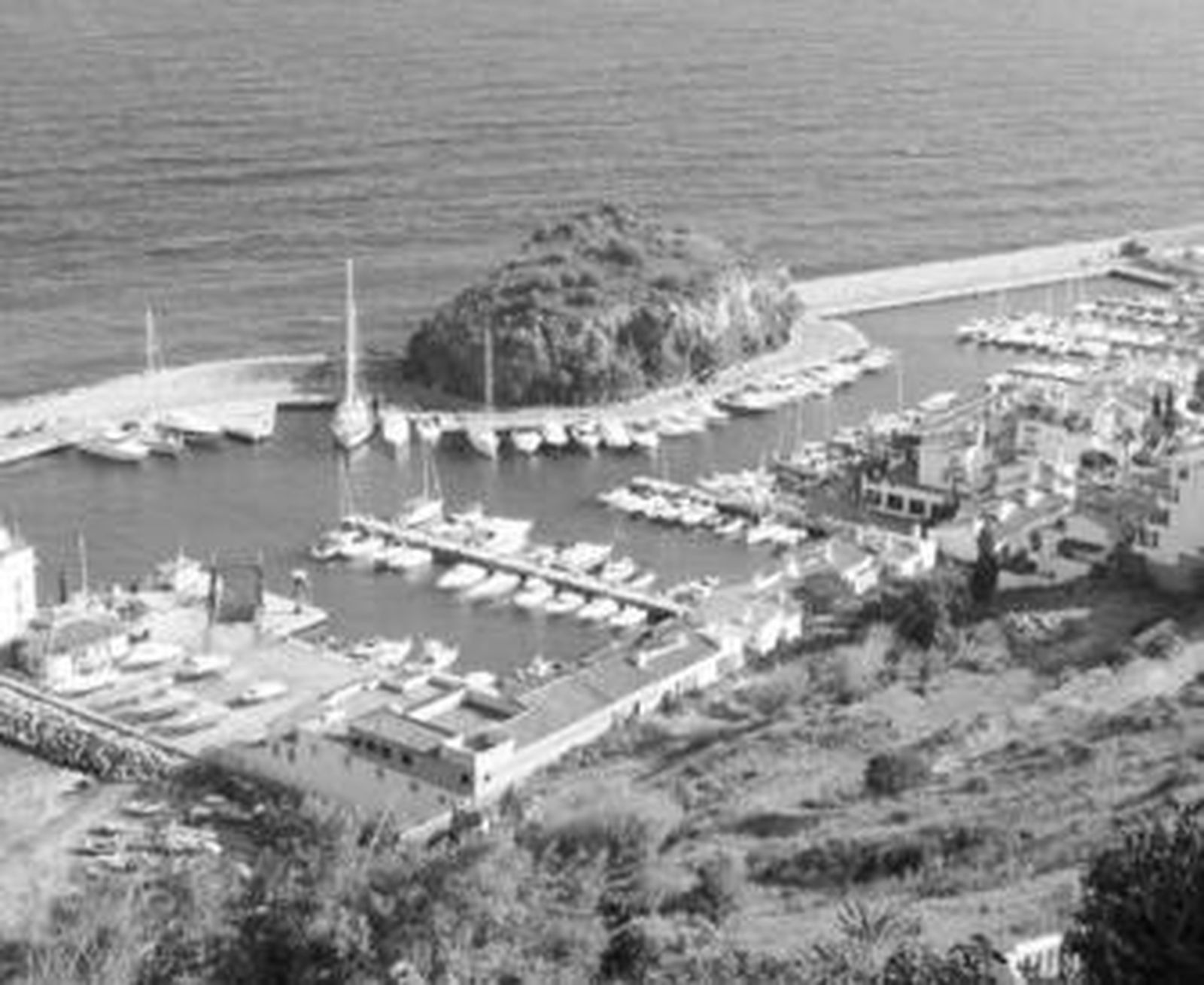 Vista del puerto deportivo Marina del Este, donde se desarrolló la operación.