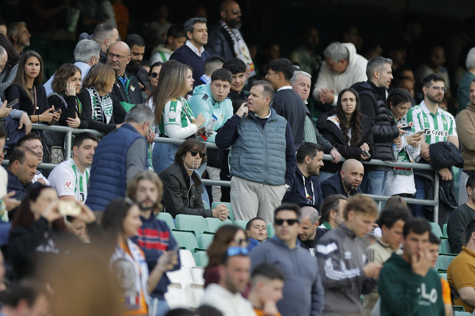 Búscate en las fotos del Betis - Real Madrid