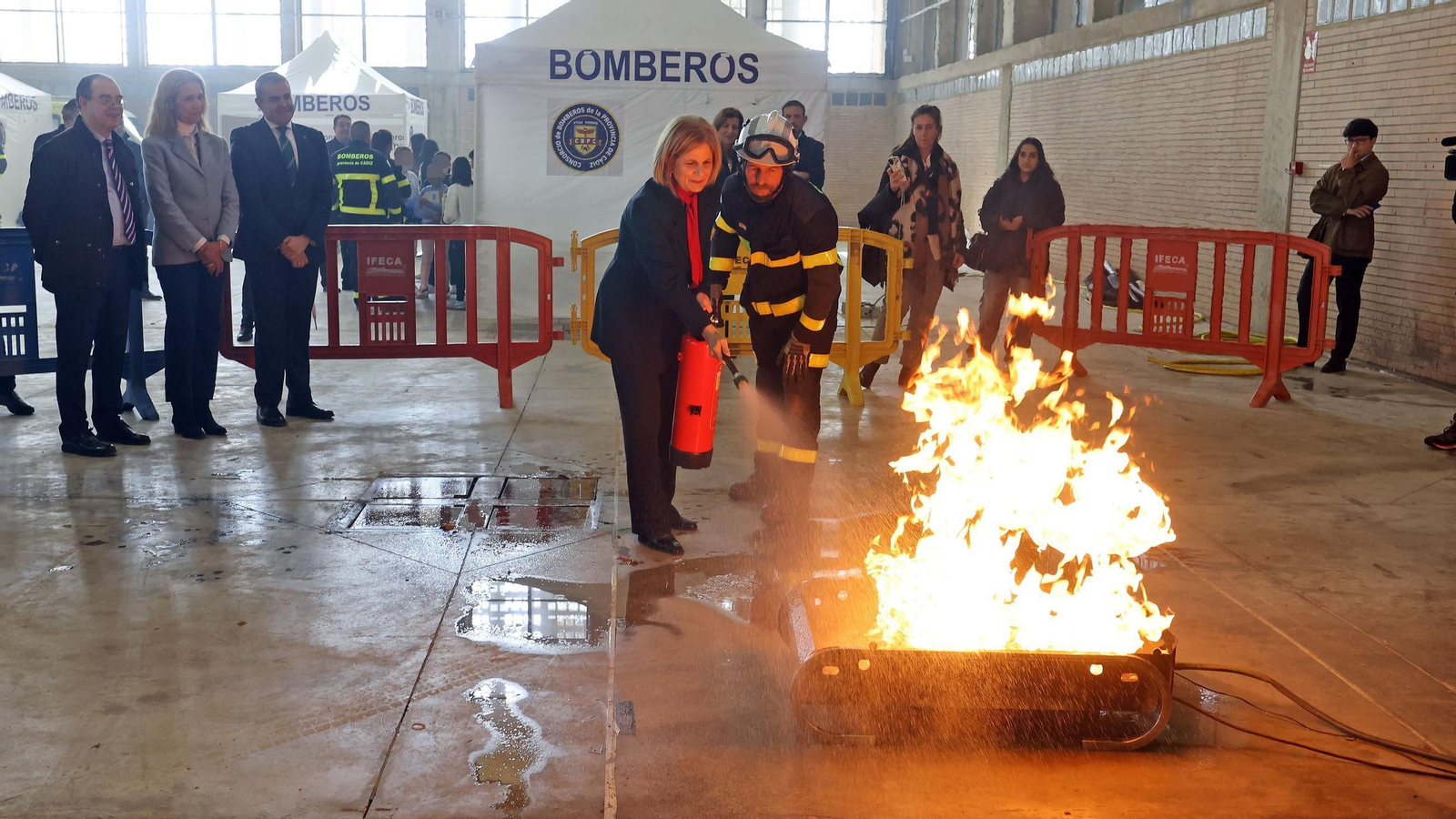 La Infanta Elena y la Alcaldesa de Jerez en la Inauguración de la XX Semana de la Prevención de Incendios Mapfre 2025 en Jerez