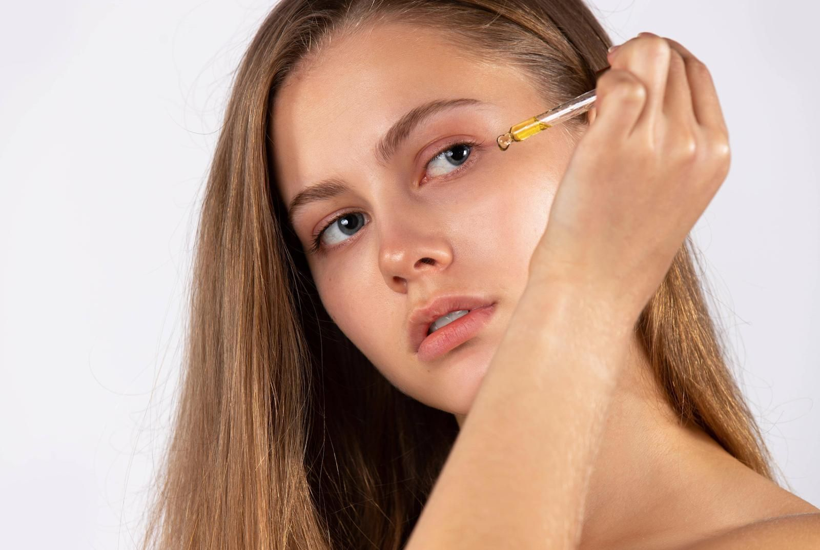 Este sérum con el mejor activo para tener una piel más firme cuesta sólo 29 euros