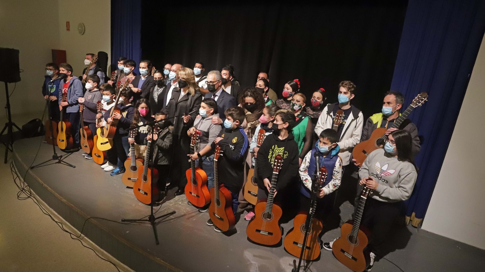 Fotos del acto 'Guitarras al cielo por Paco' en Algeciras