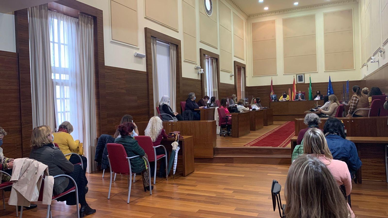 Celebración del consejo extraordinario de las mujeres de Chiclana por el 8-M.