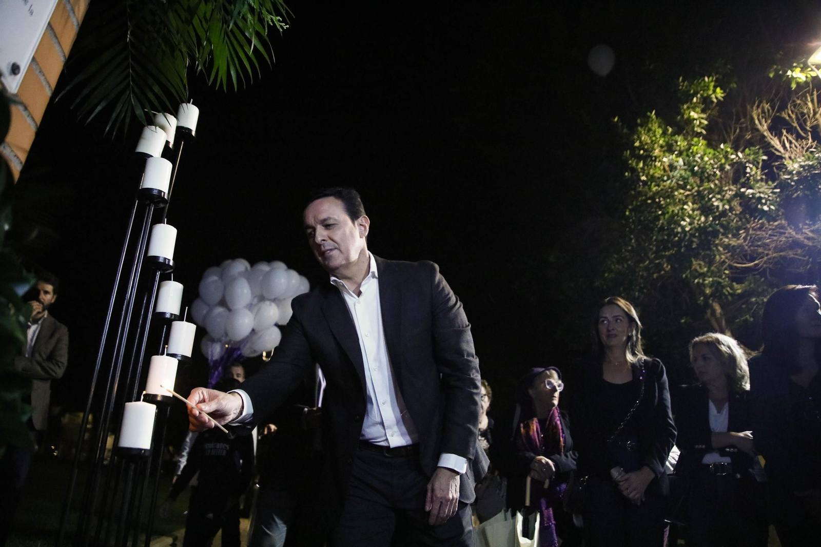 Manifestación por el 25 N en Roquetas de Mar