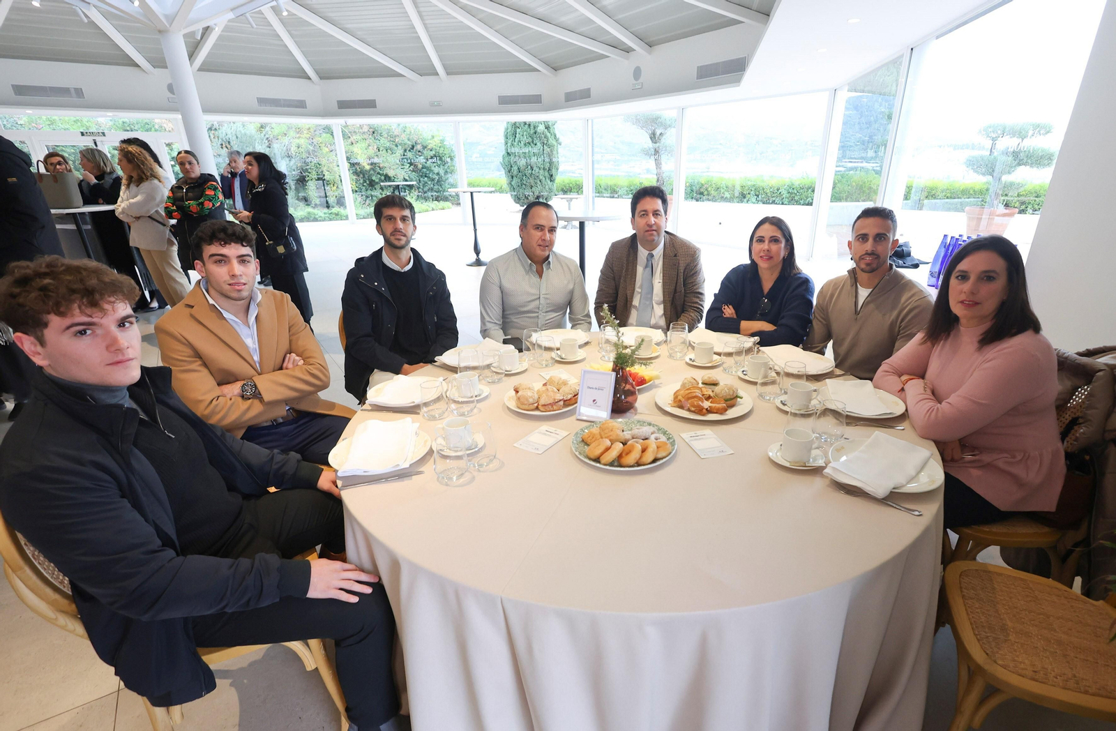 Las fotos que deja el desayuno-coloquio con el alcalde de Vélez-Málaga