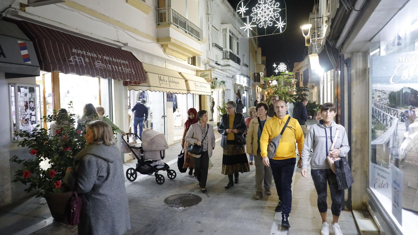 El comercio participa muy activamente en esta fiestas. El comercio participa muy activamente en esta fiestas.