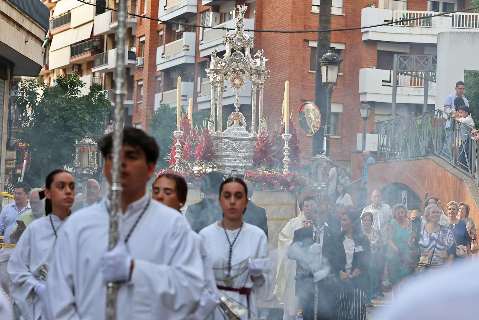 Imágenes de la procesión del Corpus Christi por las calles de Huelva