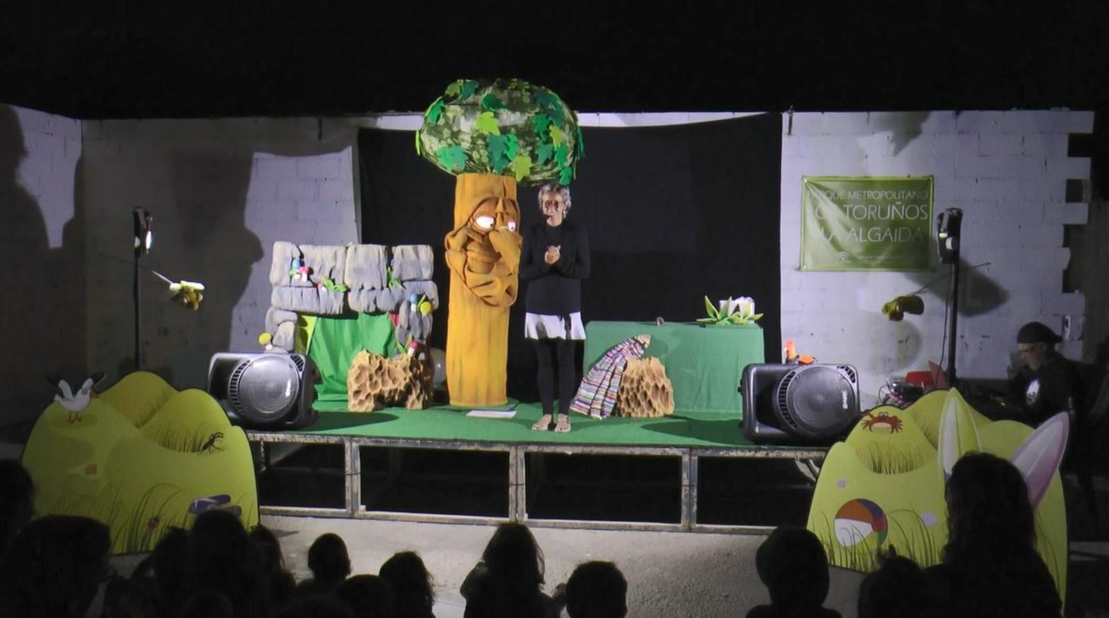 Títeres en el espacio de actividades La Cortadura, en el Río San Pedro