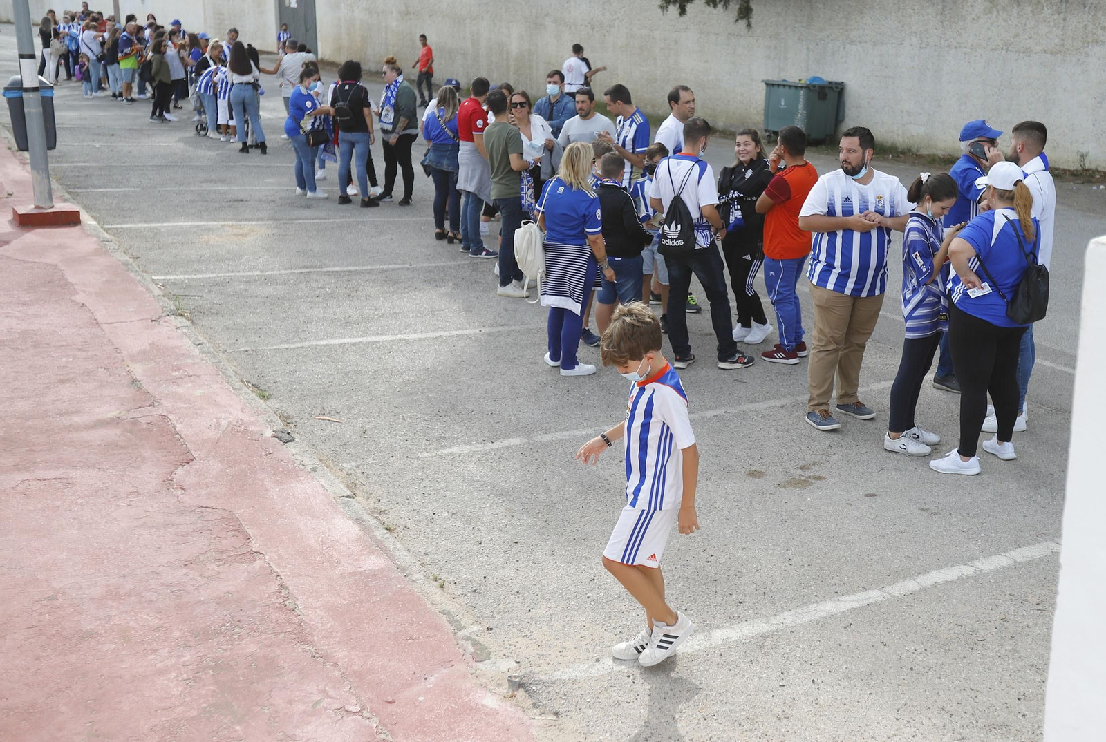 Imágenes de la afición del Recreativo de Huelva en Conil Imágenes de la afición del Recreativo de Huelva en Conil