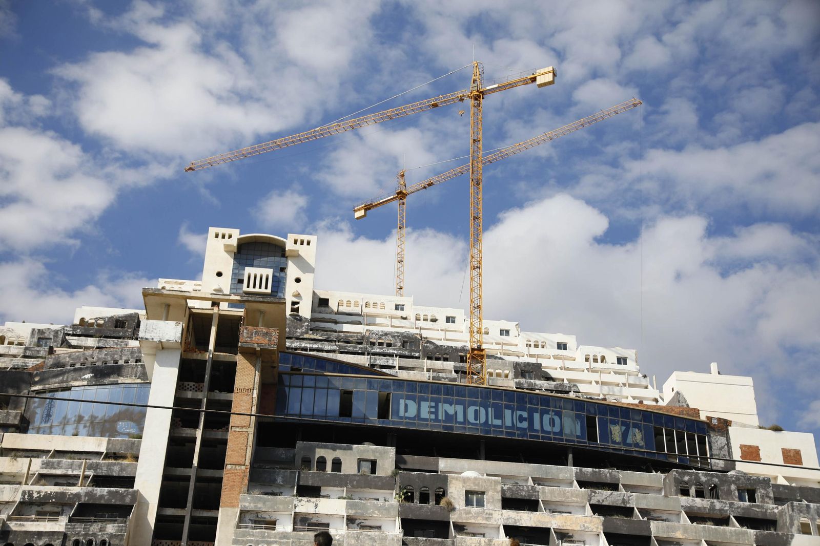 Imágenes de María Jesús Montero en el Hotel el Algarrobico