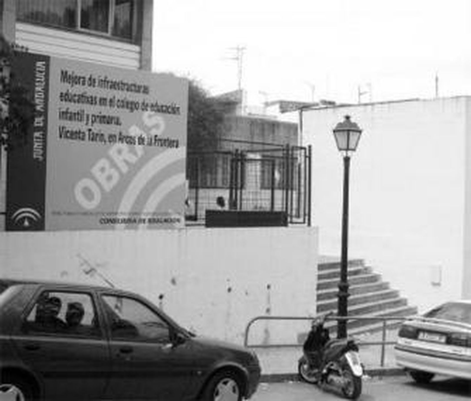 Fachada del colegio Vicenta Tarín.