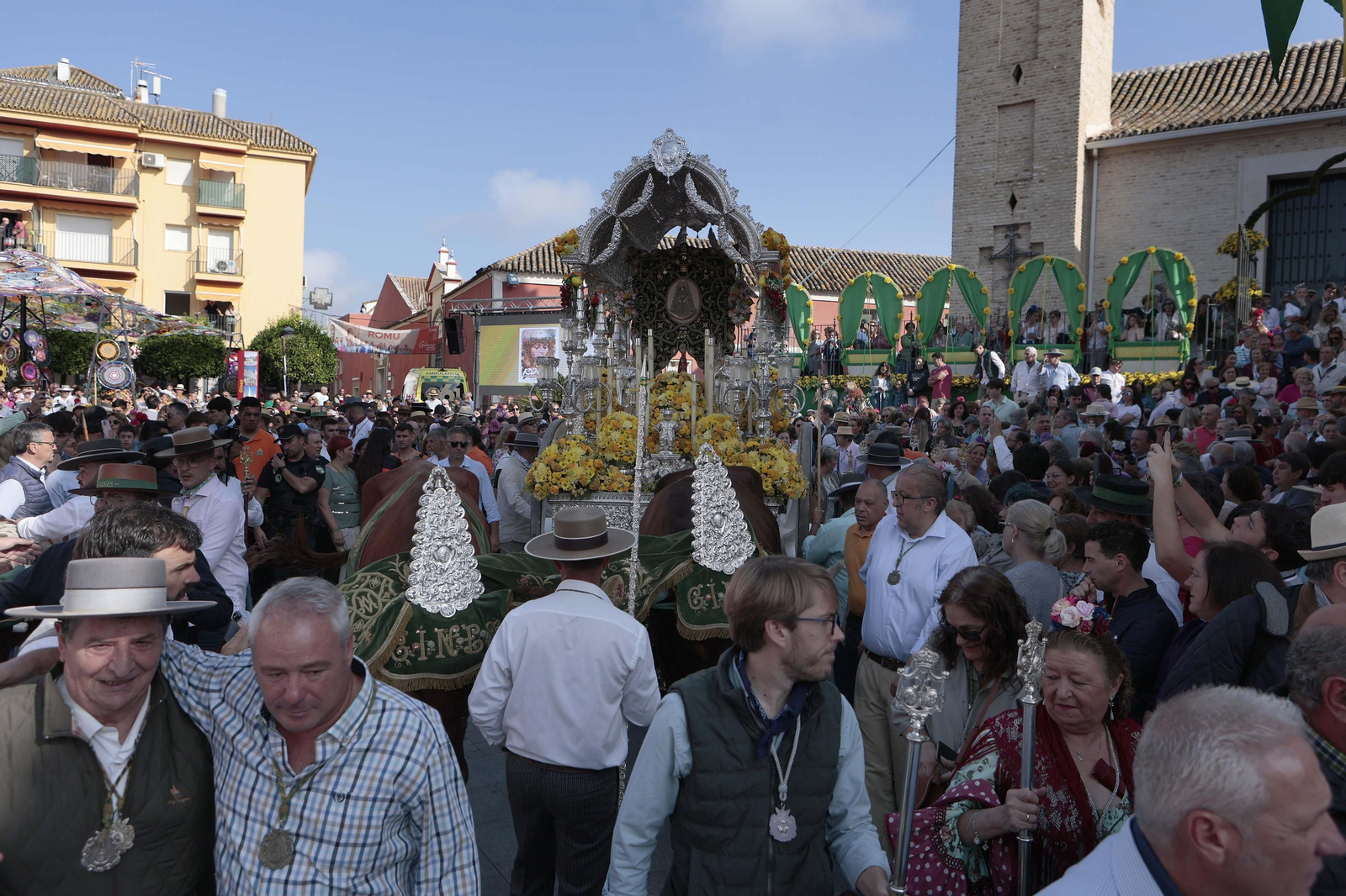 Las imágenes de la salida de la Hermandad de Gines
