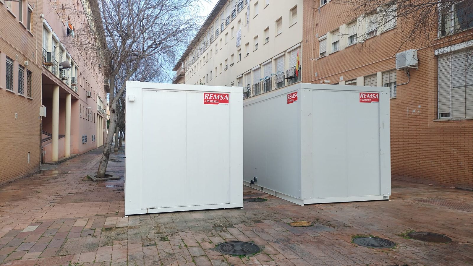 Módulos de aseos y duchas instalados en el Edificio Miramar