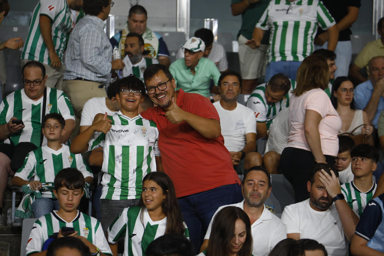 Las mejores fotos del ambiente en El Arcángel para el Córdoba CF - Castellón