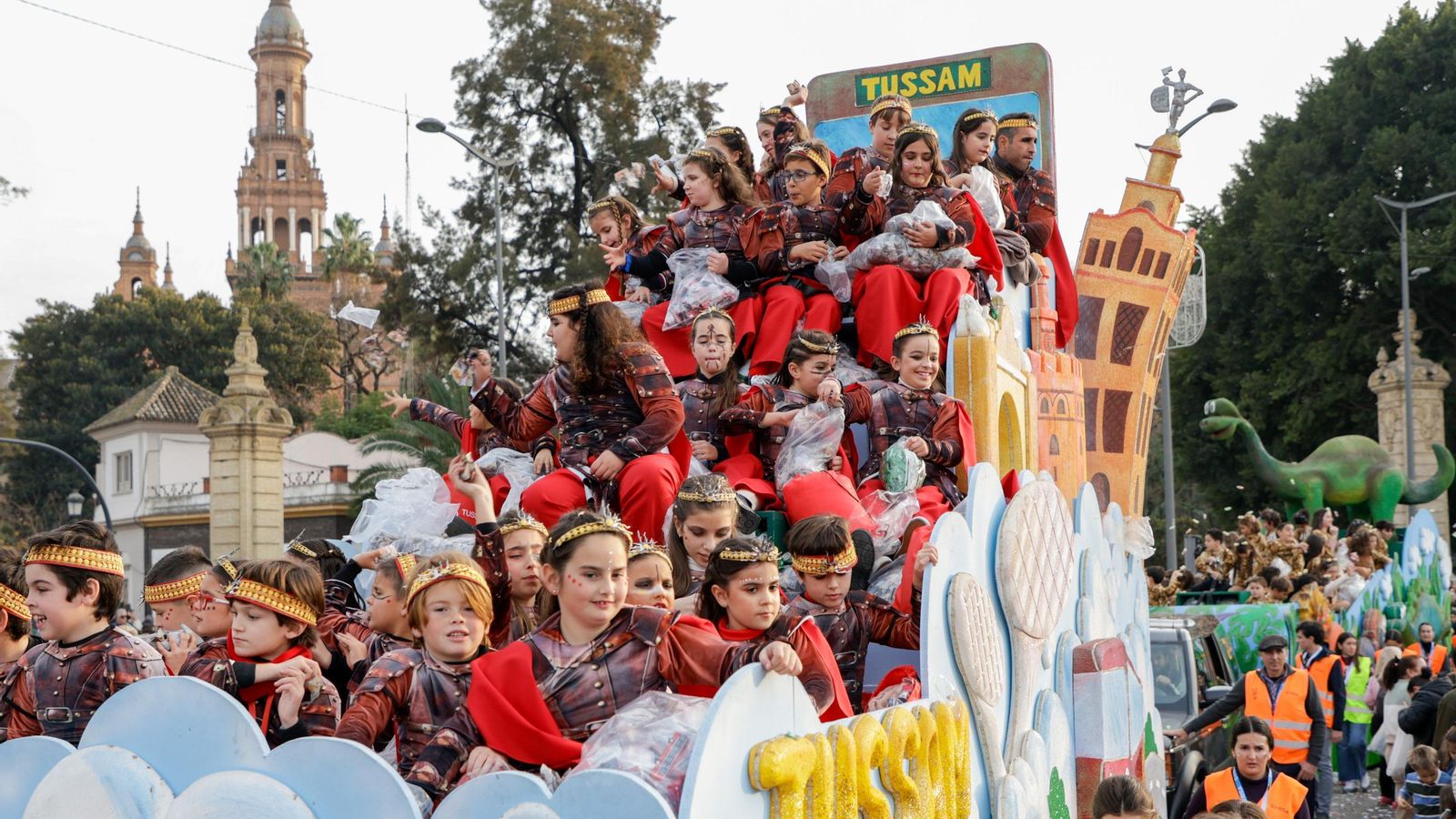 Las fotos de la ínsolita salida de los Reyes Magos del Ateneo un 4 de enero