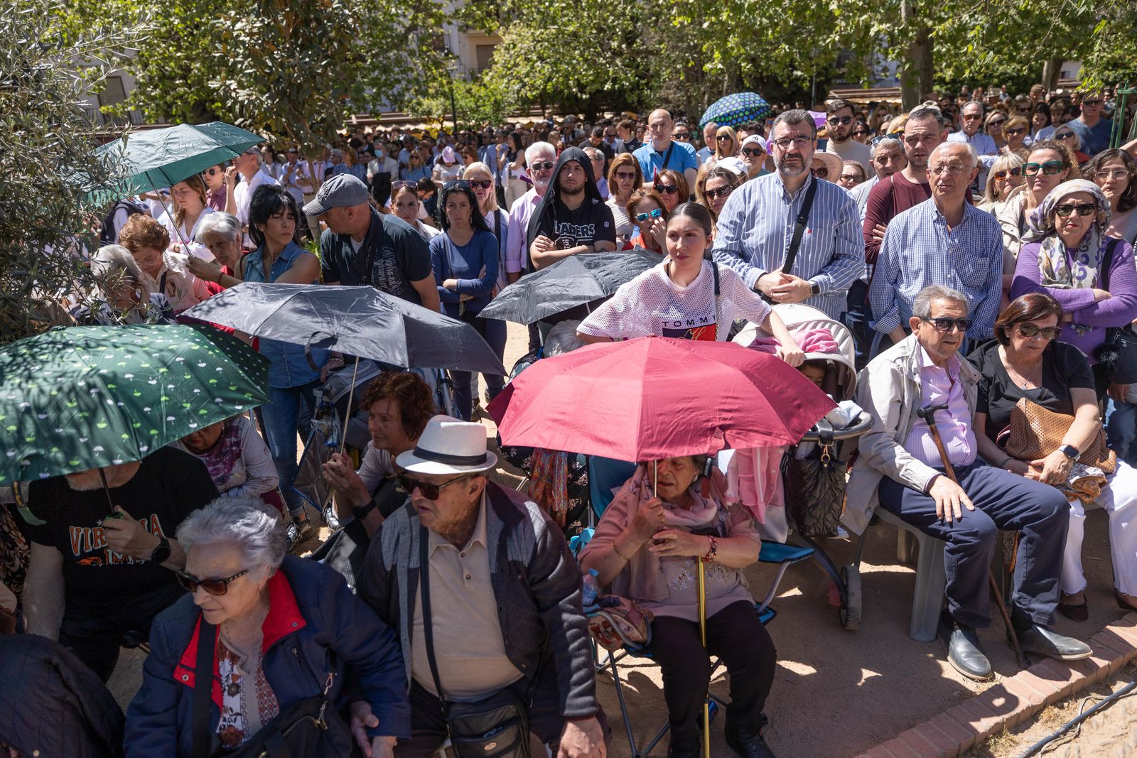 Las imágenes de un Viernes Santo en el Campo del Príncipe