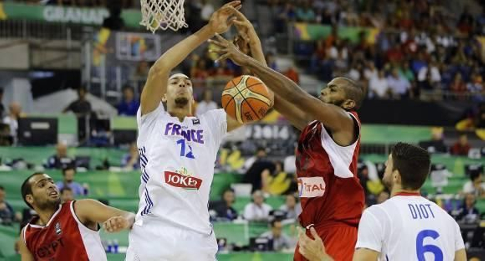 Los suplentes de Francia no hacen concesiones a Egipto (94-55)