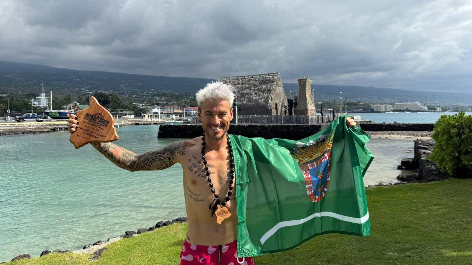 Chamba posa con su trofeo tras proclamarse subcampeón del mundo.