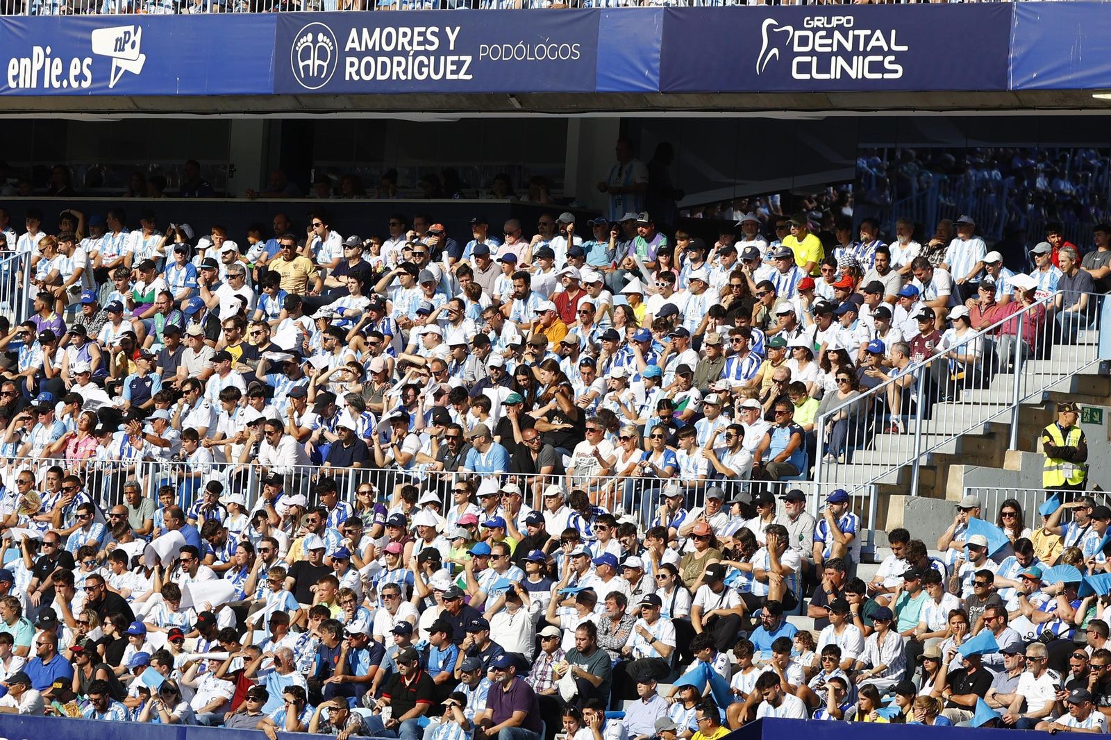 Búscate en las gradas de La Rosaleda en el Málaga CF-Castellón