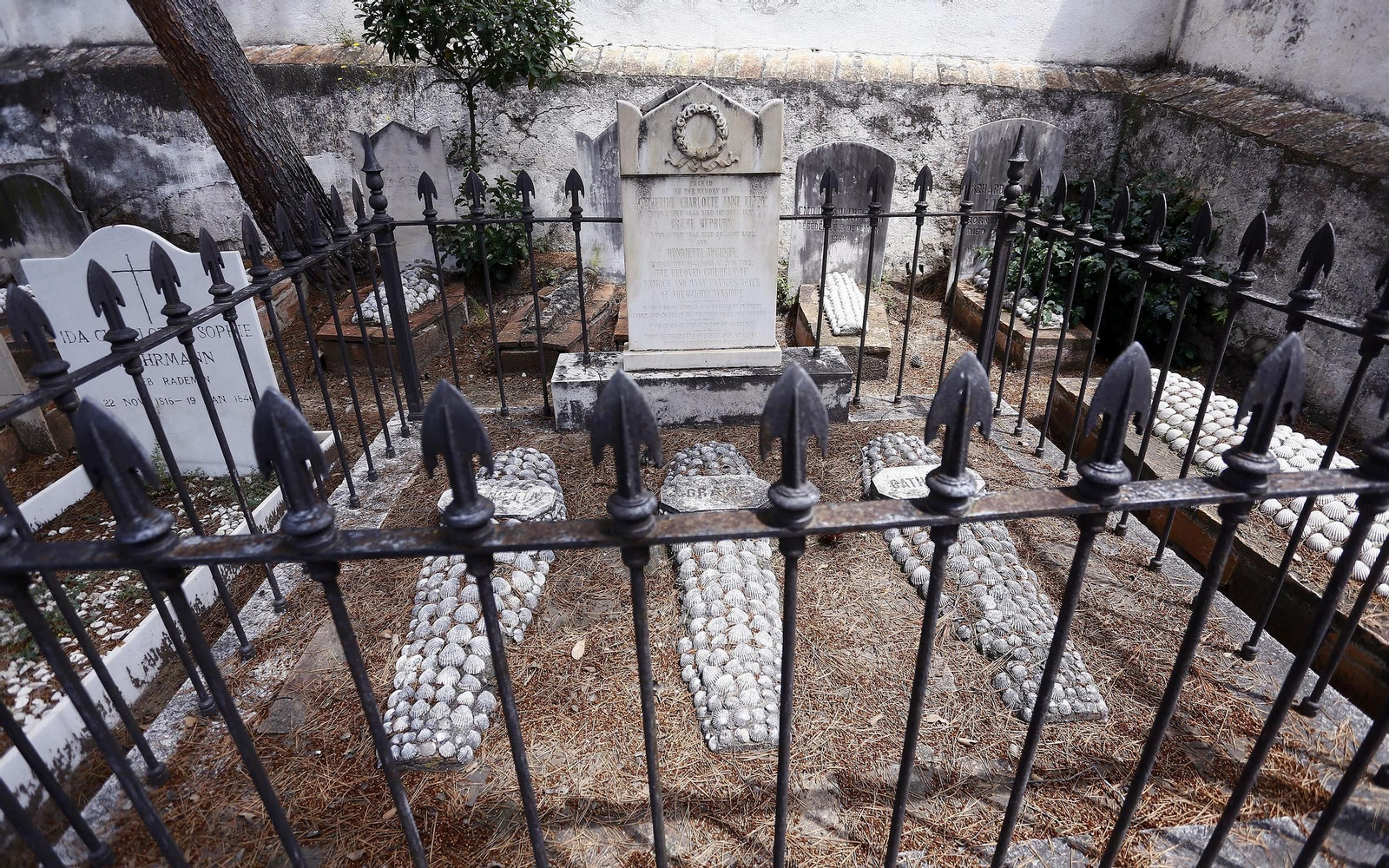 El cementerio Inglés de Málaga, en fotos