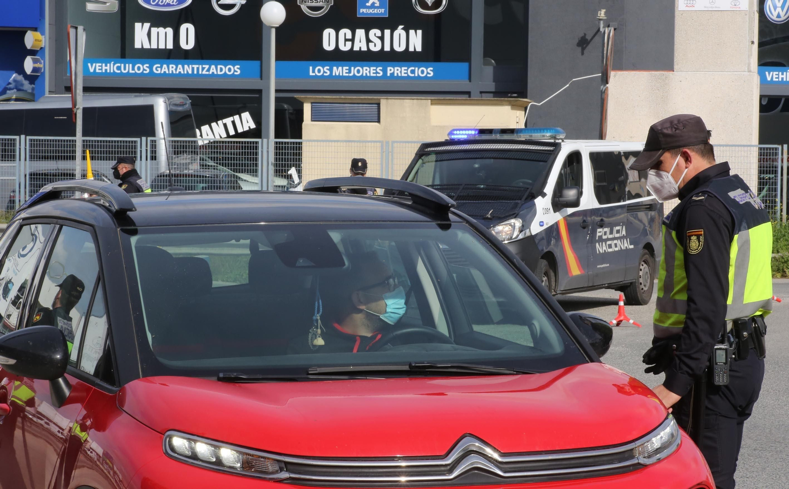 Coronavirus : Control de la Policía Nacional  a la entrada de Jerez por el cierre perimetral