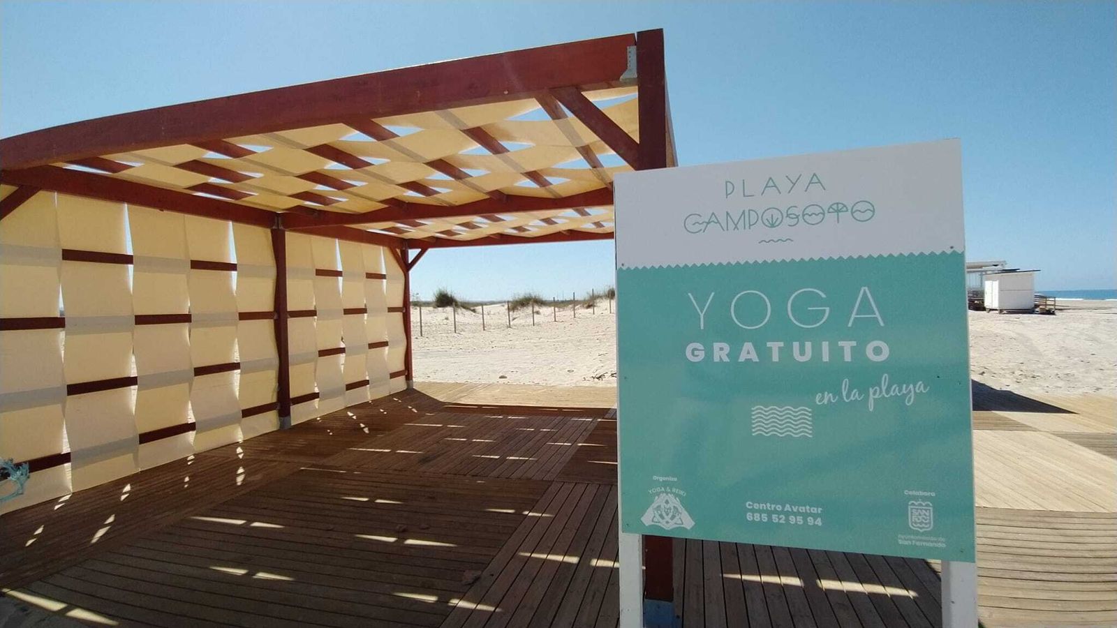 Instalaciones para las sesiones de 'Yoga en la playa'.